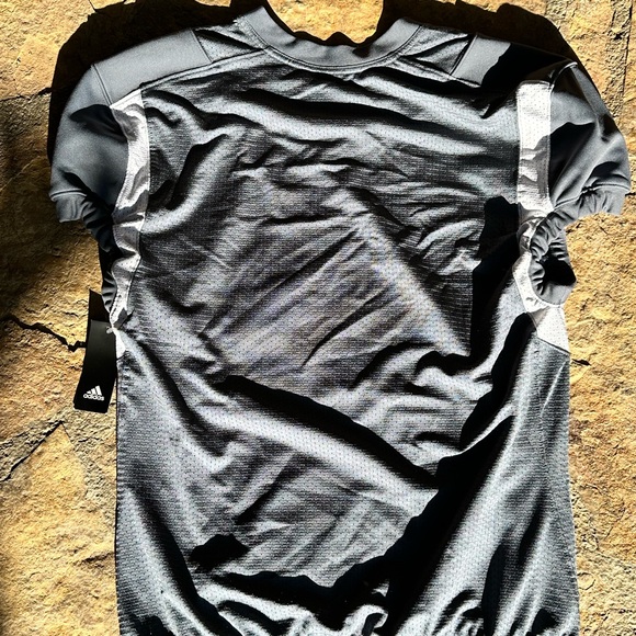 Adidas Football Techfit Hyped Practice Jersey Grey Size XL NWT - Picture 2 of 4